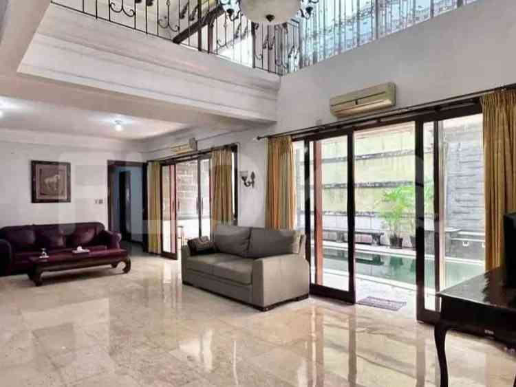 Dijual Rumah 5 BR, Luas 900 m2 di Simprug, Simprug 2