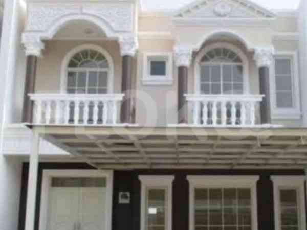 240 sqm, 3 BR house for rent in Green Lake City, Cengkareng 6