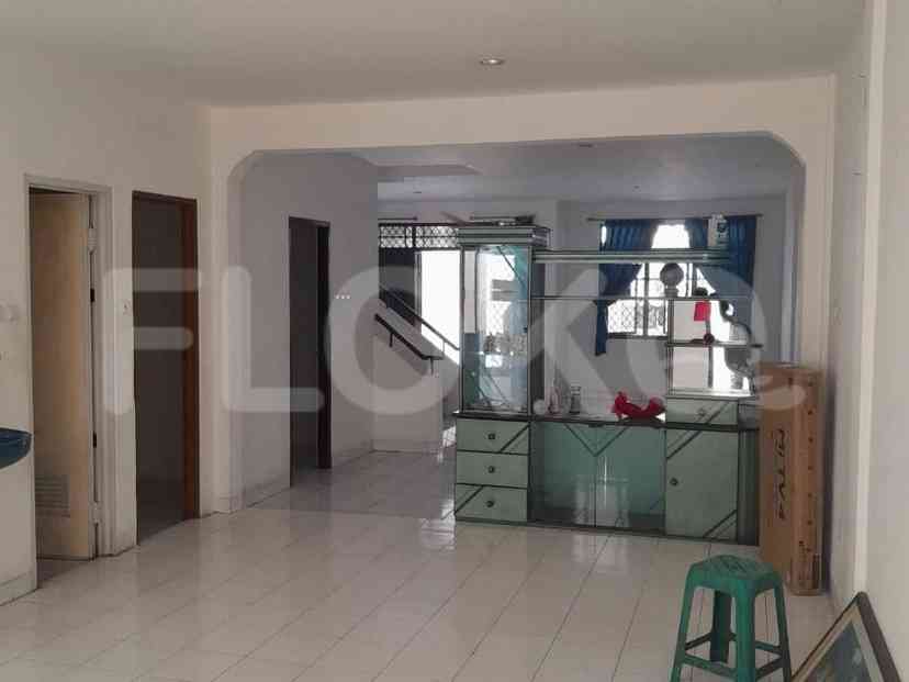 Disewakan Rumah 3 BR, Luas 200 m2 di Palem Lestari, Cengkareng 2