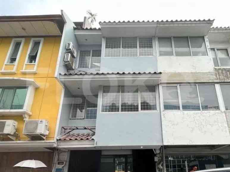 235 sqm, shophouse for rent in Wijaya, Senopati 5