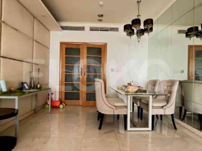 175 sqm, 8th floor, 3 BR apartment for sale in Kebayoran Lama 1