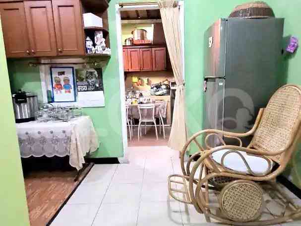 Dijual Rumah 2 BR, Luas 120 m2 di Jl. Gintung 1, TB Simatupang 6