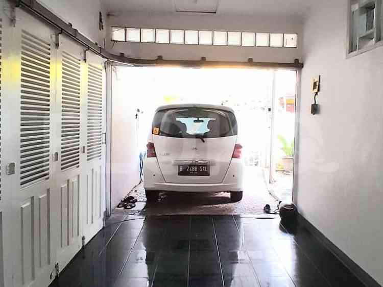 300 sqm, 4 BR house for sale in Haji Nawi, Gandaria 5