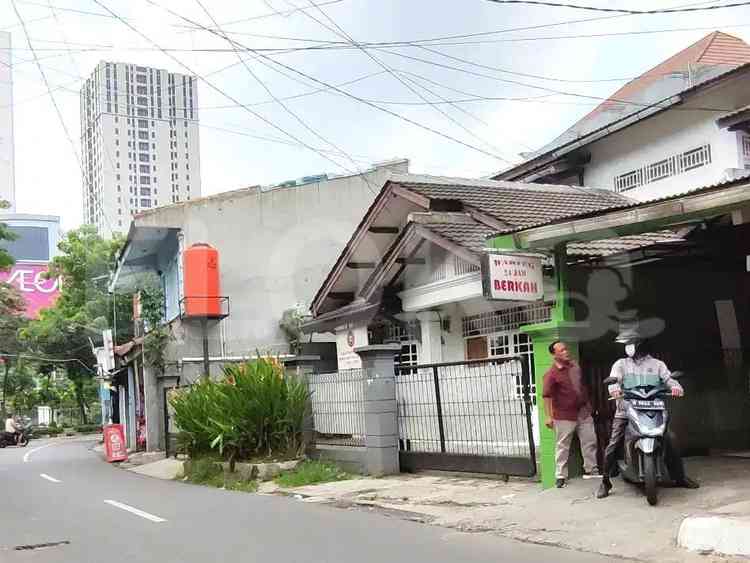 Dijual Rumah 3 BR, Luas 278 m2 di Jl. Baung Raya, Pasar Minggu 1