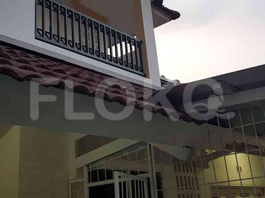 Disewakan Rumah 3 BR, Luas 400 m2 di Tosiga, Kebon Jeruk 1