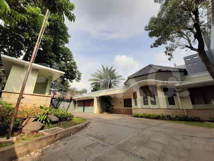 Disewakan Rumah 4 BR, Luas 700 m2 di Jl. Situbondo, Menteng 3