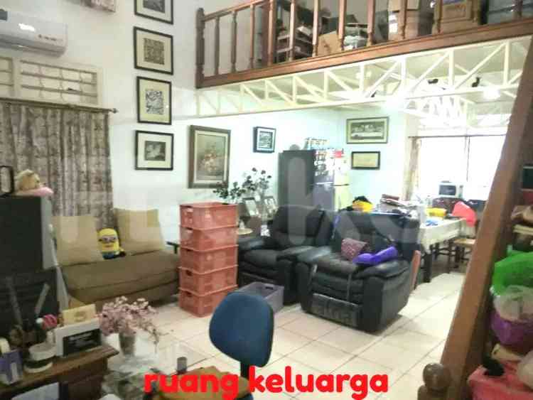 Dijual Rumah 3 BR, Luas 192 m2 di Jl. Pulo Gayung, Pondok Indah 7