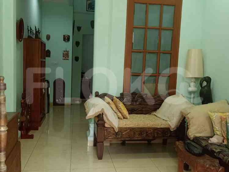 Dijual Rumah 4 BR, Luas 300 m2 di Simprug, Simprug 4