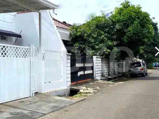 135 sqm, 4 BR house for sale in Jl. H. Naimun, Kebon Jeruk 6