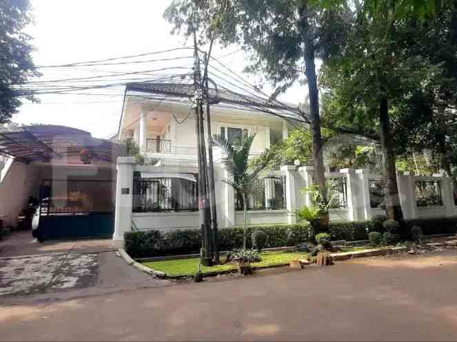 Dijual Rumah 4 BR, Luas 650 m2 di Jl. Wijaya V, Blok M 13