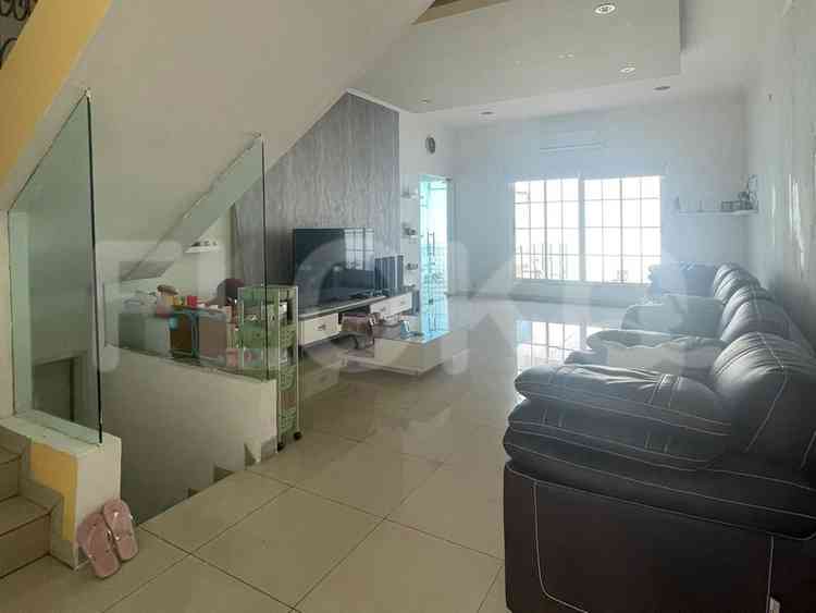 Disewakan Rumah 3 BR, Luas 350 m2 di PIK, Pluit 4