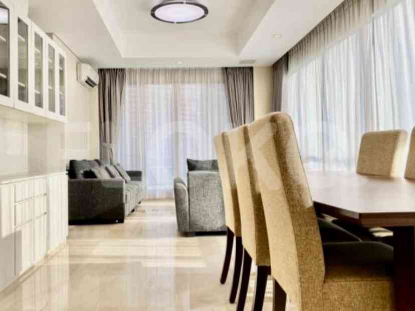 143 sqm, 8th floor, 3 BR apartment for sale in Cilandak 5