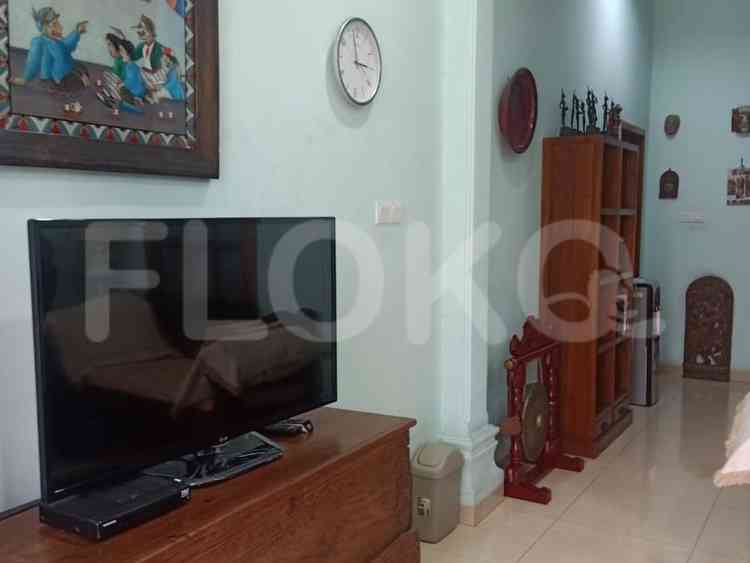 Dijual Rumah 4 BR, Luas 300 m2 di Simprug, Simprug 3