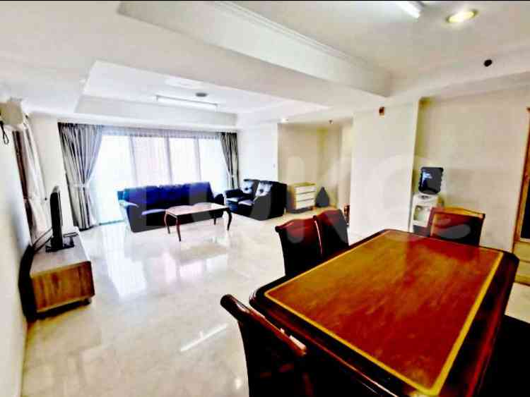 Dijual Apartemen 3 BR, Lantai 5, Luas 184 m2 di Kebayoran Lama 6