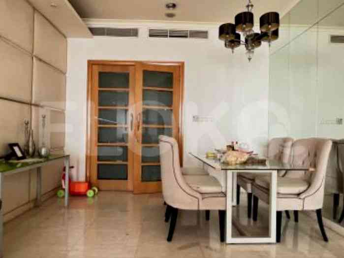 252 sqm, 8th floor, 4 BR apartment for sale in Kebayoran Lama 2