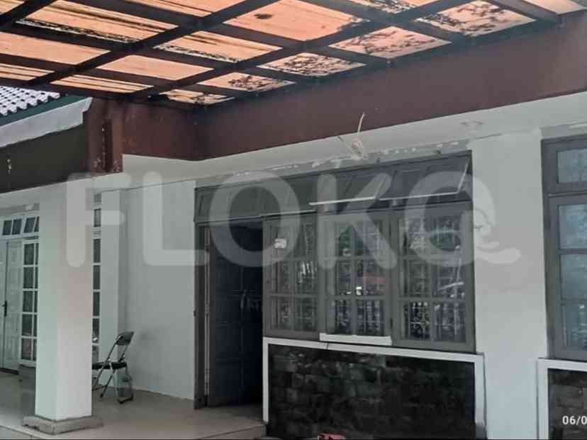 Disewakan Rumah 6 BR, Luas 450 m2 di M. Yamin, Menteng 1