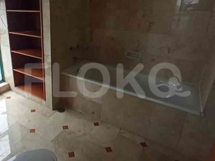 Dijual Apartemen 3 BR, Lantai 16, Luas 142 m2 di Karet Tengsin 5