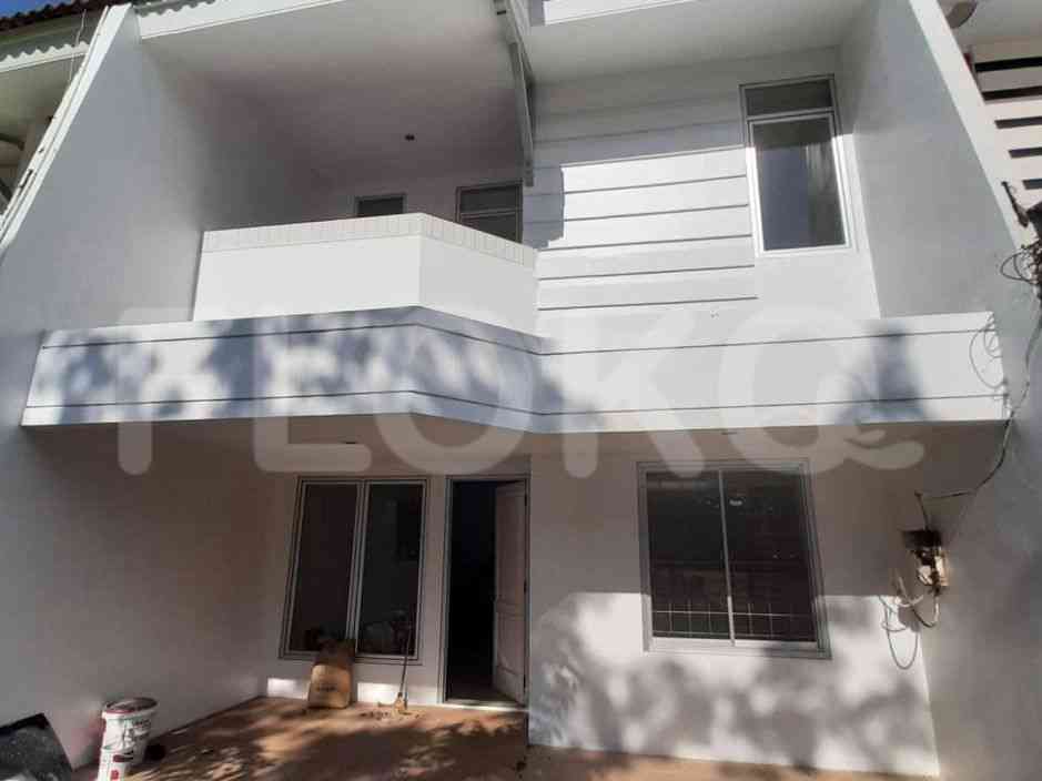 180 sqm, 4 BR house for rent in Pelepah Kuning Gading Harmoni, Kelapa Gading 1