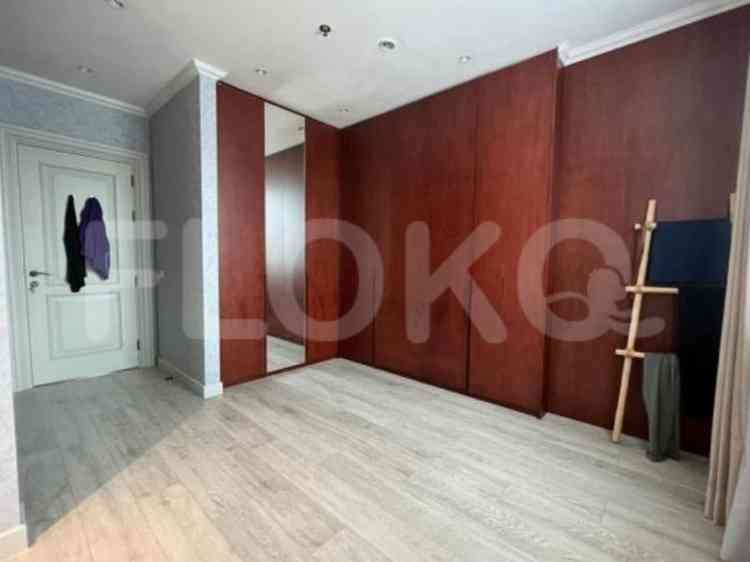 225 sqm, 8th floor, 3 BR apartment for sale in Teuku Nyak Arief 2