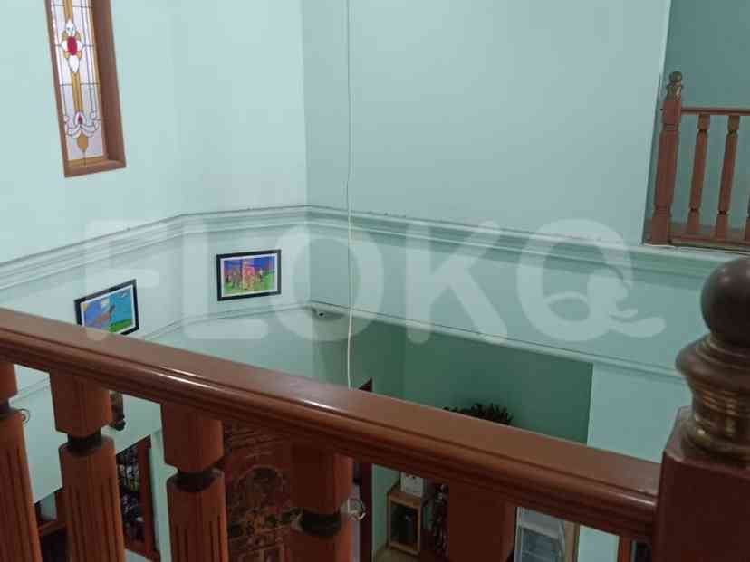 Dijual Rumah 4 BR, Luas 300 m2 di Simprug, Simprug 9