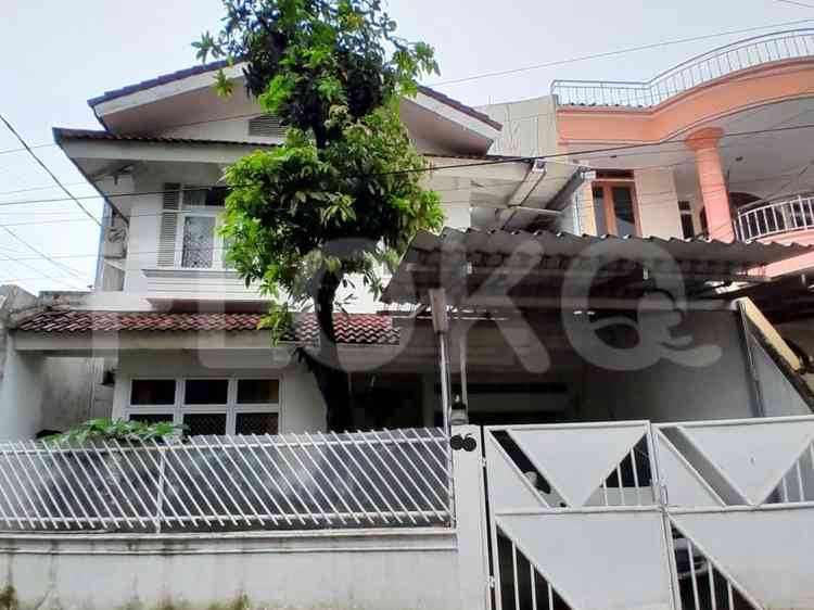 Dijual Rumah 4 BR, Luas 300 m2 di Haji Nawi, Gandaria 1