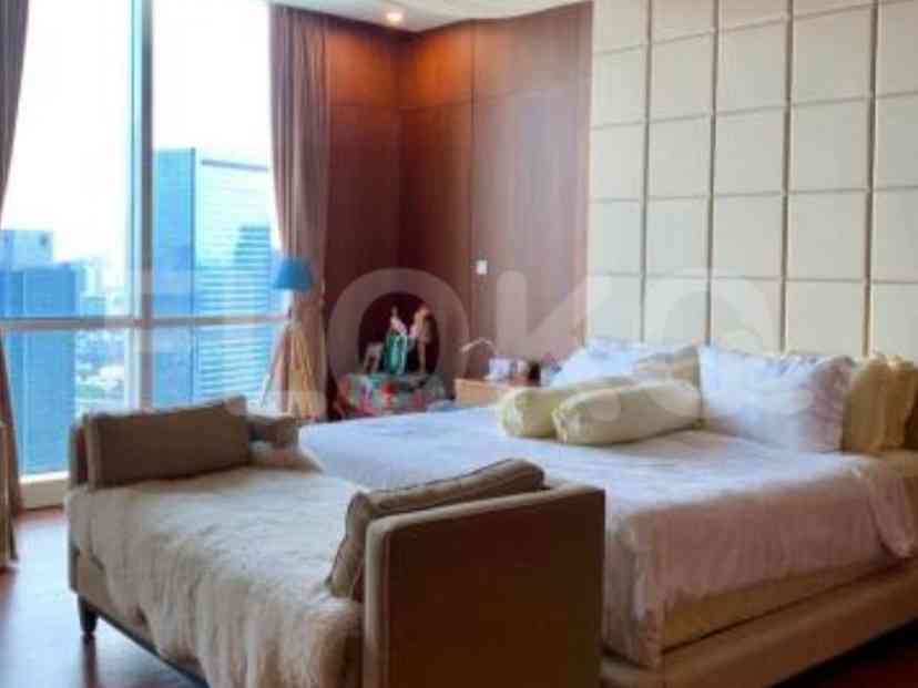 447 sqm, 35th floor, 4 BR apartment for sale in Sudirman 4