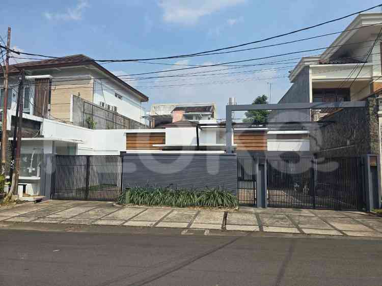 Dijual Rumah 4 BR, Luas 350 m2 di Senopati, Senopati 2