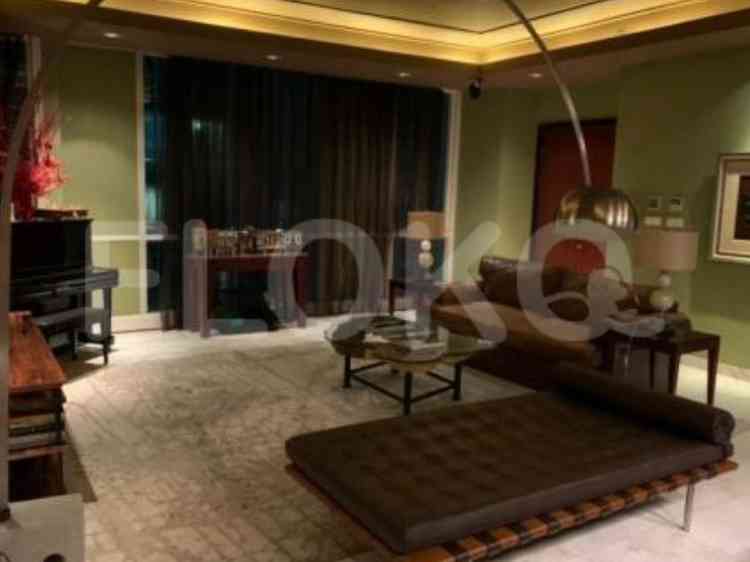 232 sqm, 31st floor, 3 BR apartment for sale in Sudirman 5