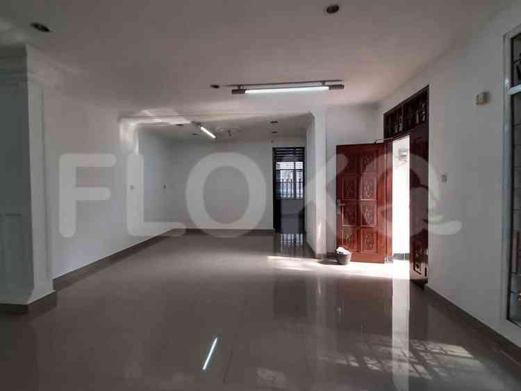 380 sqm, 9 BR house for rent in Jati padang, Pasar Minggu 5