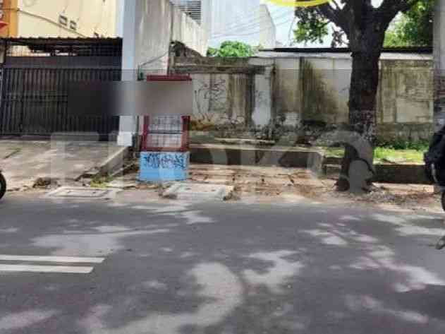 300 sqm, shophouse for sale in Meruya Selatan Raya, Meruya 2