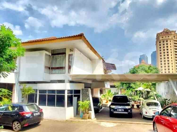 Dijual Rumah 6 BR, Luas 600 m2 di Kuningan, Kuningan 3