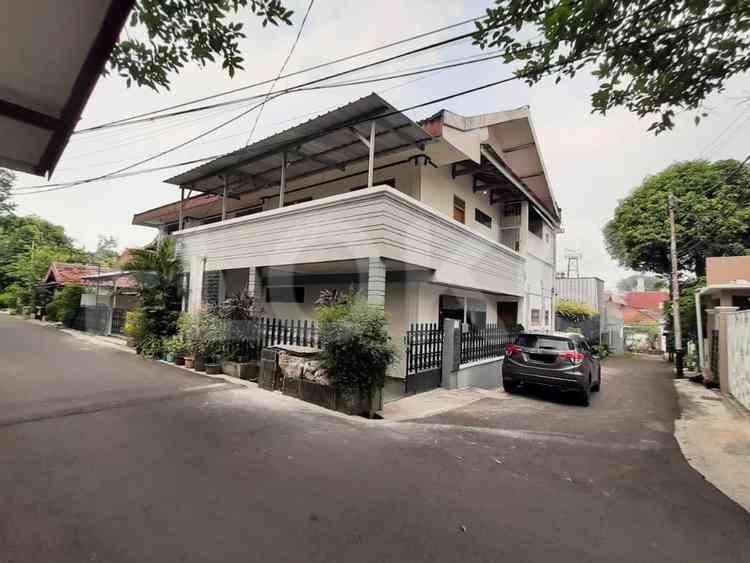 380 sqm, 9 BR house for rent in Jati padang, Pasar Minggu 1