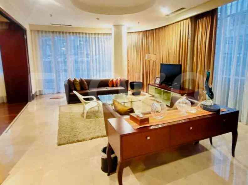 Dijual Apartemen 3 BR, Lantai 2, Luas 200 m2 di Gatot Subroto 3