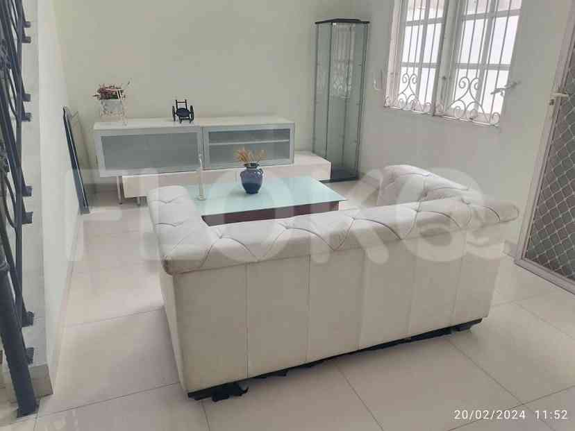 196 sqm, 4 BR house for rent in Deltamas, Cikarang 5