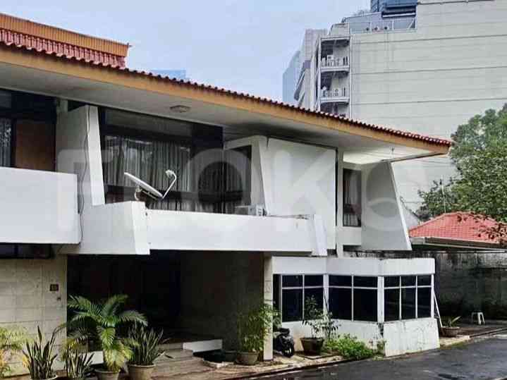 Dijual Rumah 6 BR, Luas 600 m2 di Kuningan, Kuningan 2