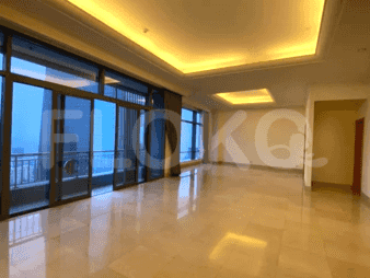 440 sqm, 43rd floor, 4 BR apartment for sale in Setiabudi 1