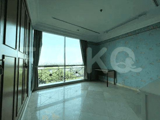 185 sqm, 8th floor, 3 BR apartment for sale in Teuku Nyak Arief 5