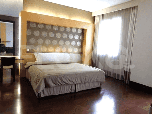 Dijual Apartemen 3 BR, Lantai 2, Luas 185 m2 di Gatot Subroto 4