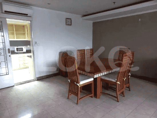 173 sqm, 10th floor, 3 BR apartment for sale in Kebayoran Lama 2