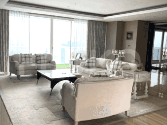 353 sqm, 22nd floor, 4 BR apartment for sale in Kebayoran Lama 1