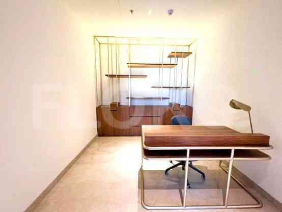 217 sqm, 24th floor, 3 BR apartment for sale in Sudirman 4