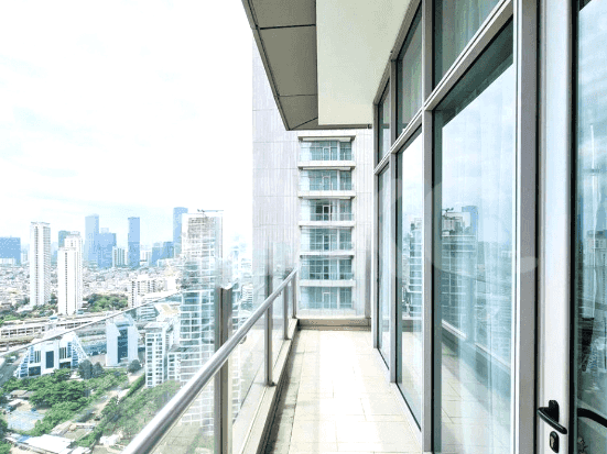 211 sqm, 30th floor, 3 BR apartment for sale in Setiabudi 4