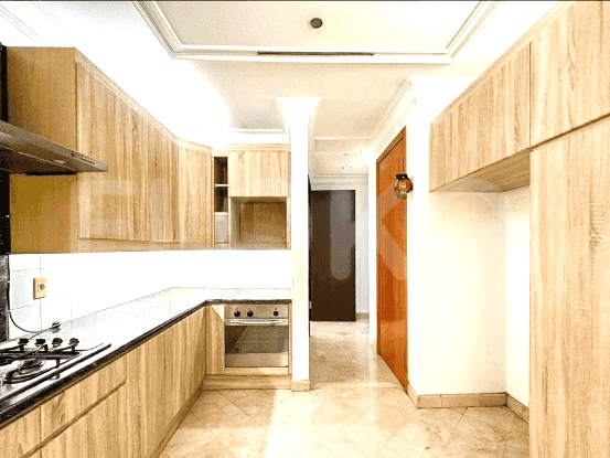 323 sqm, 10th floor, 3 BR apartment for sale in Setiabudi 5