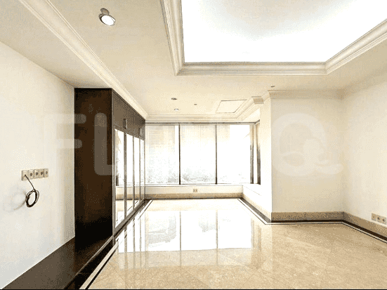 323 sqm, 10th floor, 3 BR apartment for sale in Setiabudi 1