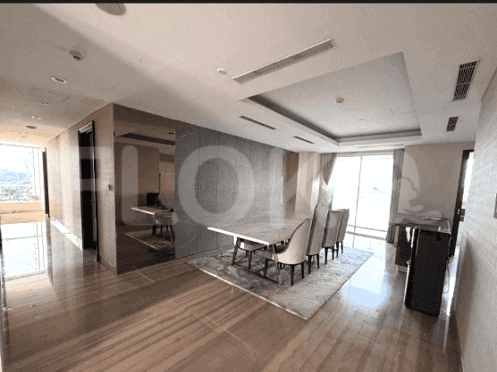 283 sqm, 8th floor, 3 BR apartment for sale in Kebayoran Lama 2