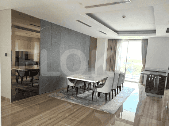 283 sqm, 10th floor, 3 BR apartment for sale in Kebayoran Lama 3