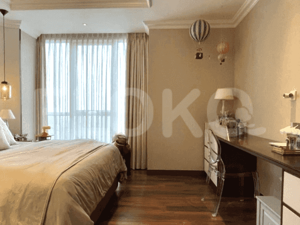 276 sqm, 25th floor, 3 BR apartment for sale in Kebayoran Lama 3