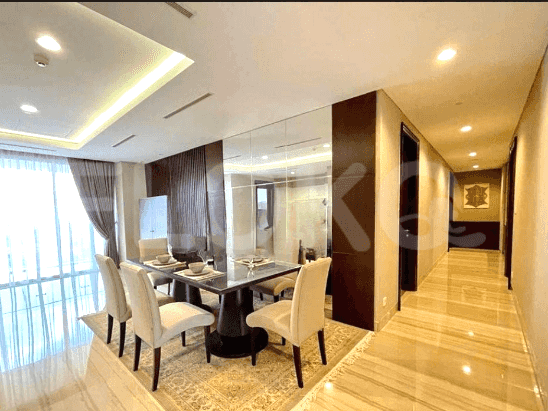 276 sqm, 23rd floor, 3 BR apartment for sale in Kebayoran Lama 7