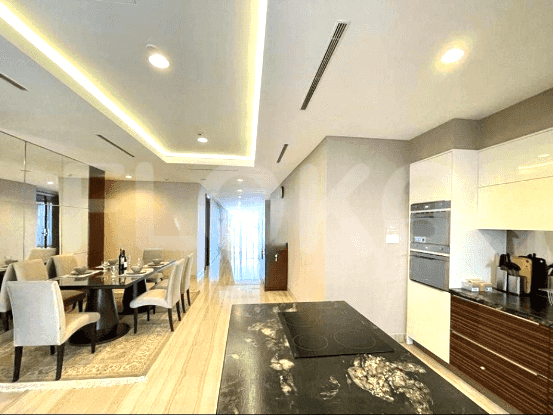 276 sqm, 23rd floor, 3 BR apartment for sale in Kebayoran Lama 5