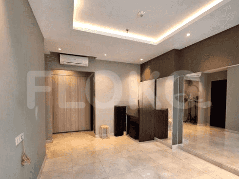 146 sqm, 2nd floor, 3 BR apartment for sale in Senayan 5